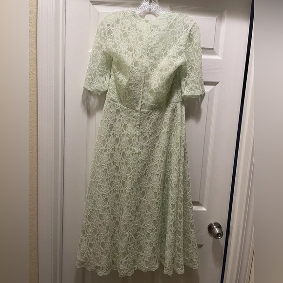 IZIDRESS Light Green Lace Gown NWT SEE DIMENTIONS - Picture 5 of 7
